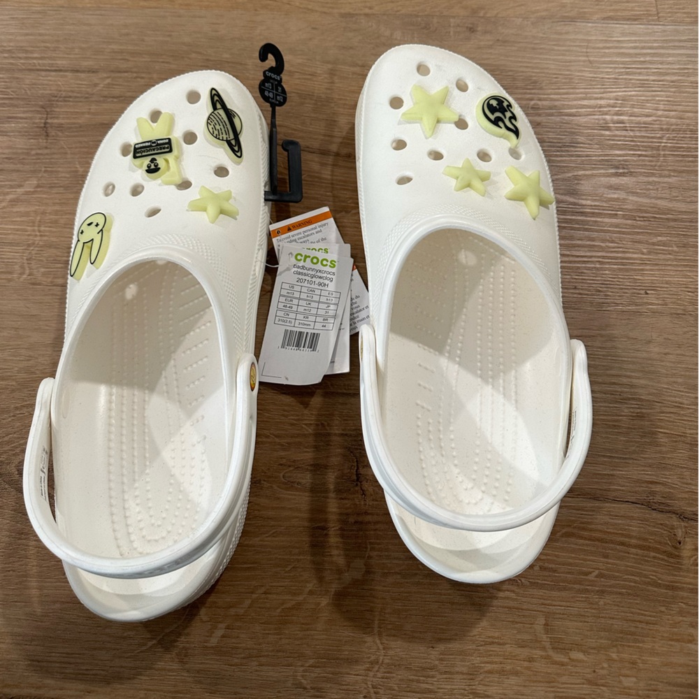 Bad Bunny x Crocs White Glow In The Dark Charms M 13 W 15 New